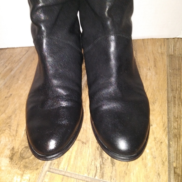 Stuart Weitzman Calf Wedge - Picture 2 of 7